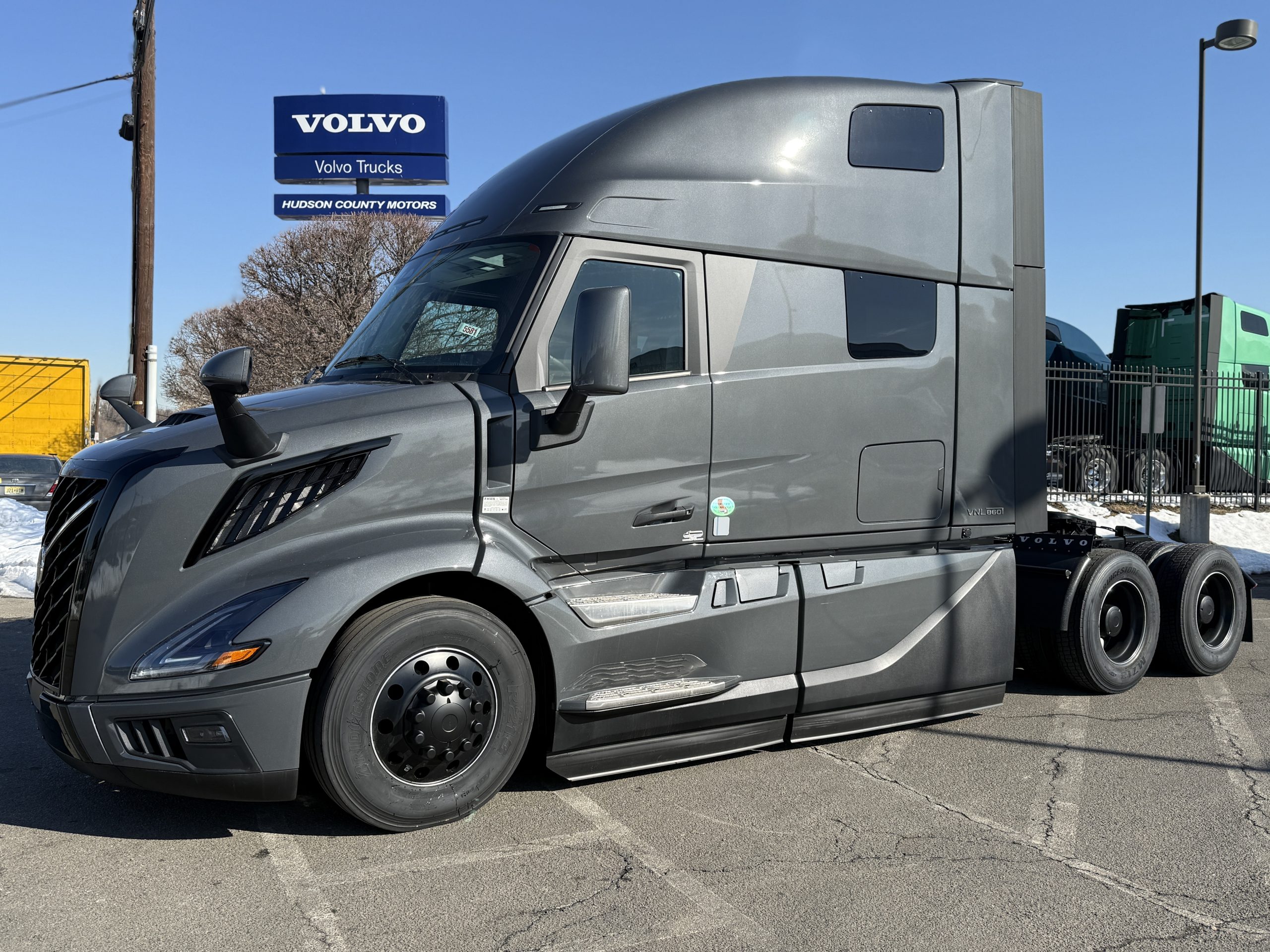 2027 Volvo VNL 860