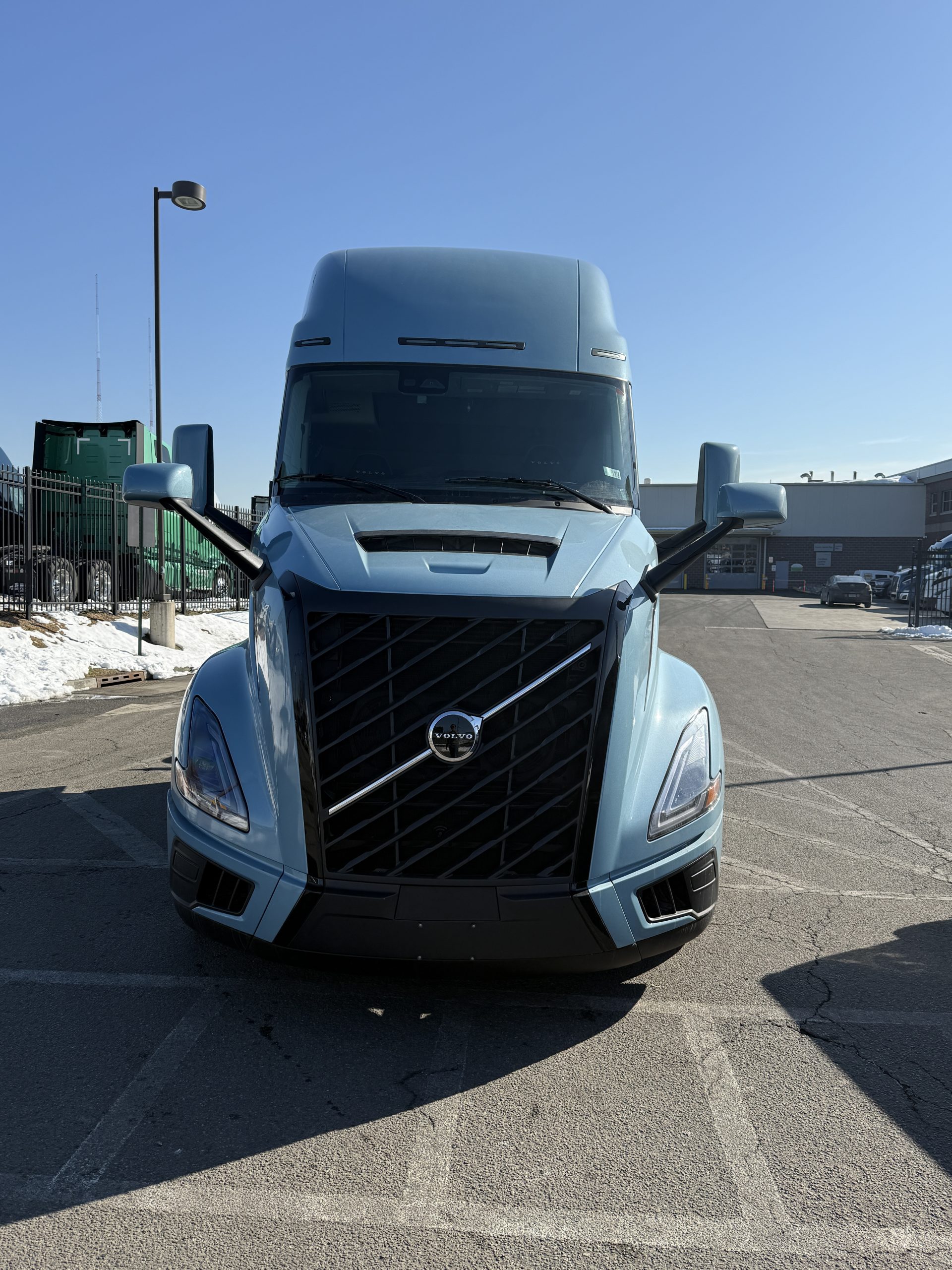 2027 Volvo VNL 860